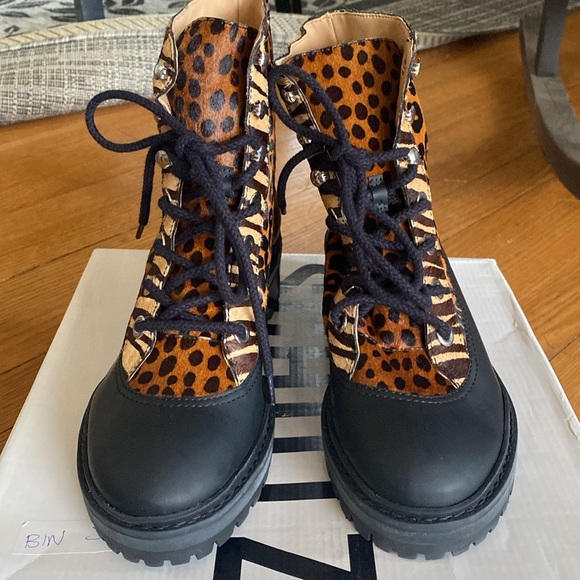 Leopard print Schutz boots NWT - Picture 2 of 6